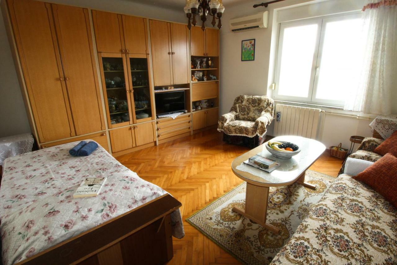 Apartment Persich Pula Zewnętrze zdjęcie